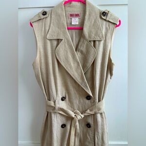 Classic trench dress by Maggy London, size 8. Thrifted, perfect condition.